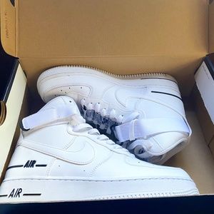 AIR FORCE 1 HIGH '07 LV8 3 WITH BOX